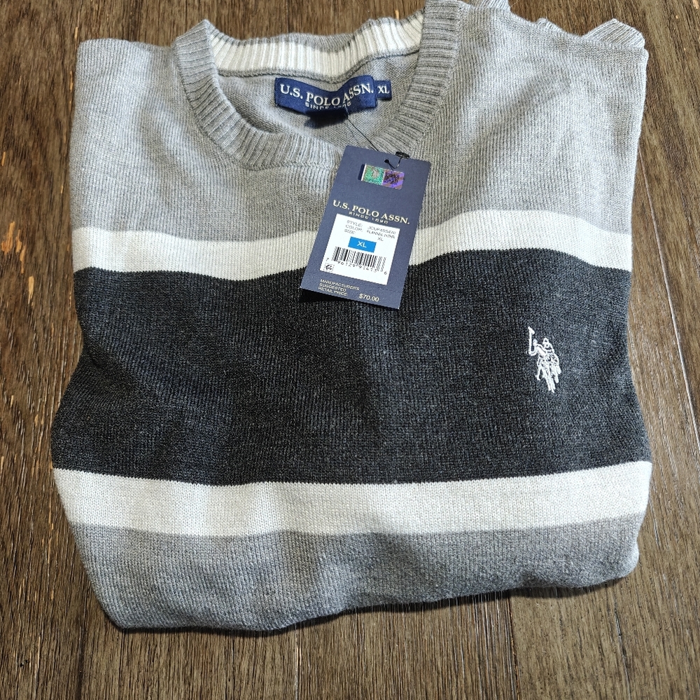 U.S. Polo Assn. Men's Gray and White Crewneck Sweater